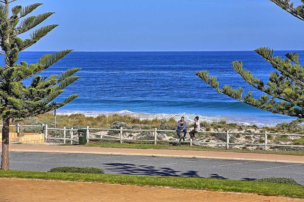 Beachfront @ Scarbs Perth Luaran gambar